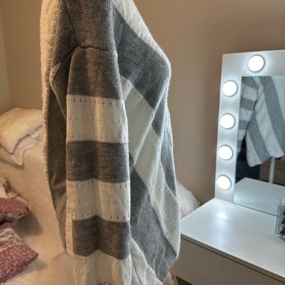 Pullover Sweater for Women V Neck Long Sleeve Hollow Out Knit Grey White Comfy - Picture 5 of 5